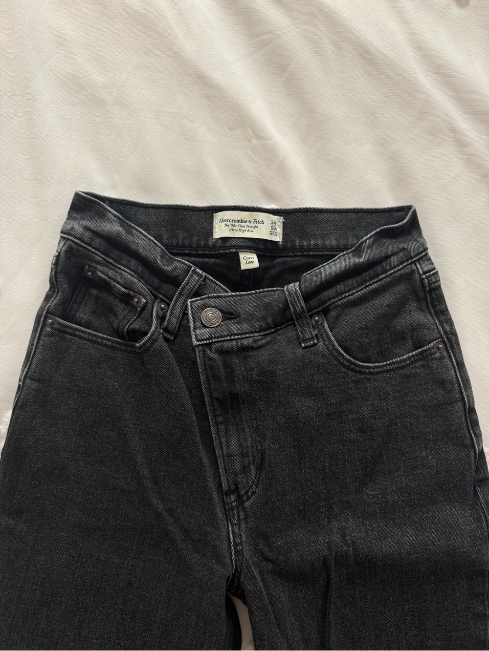 Abercrombie & Fitch Cross Waist Curve Love Jeans